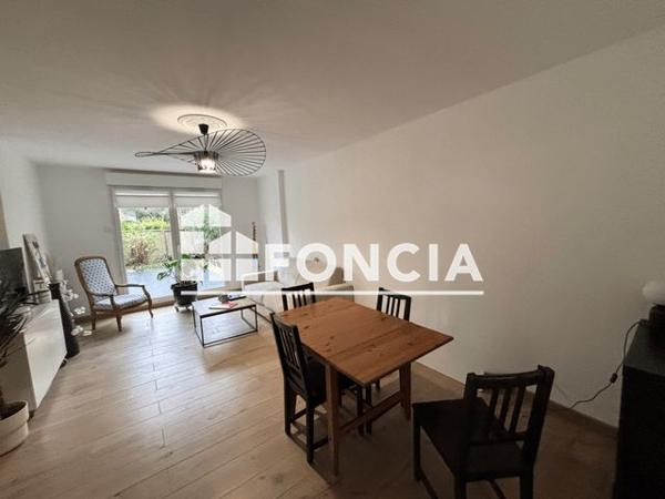 Location Appartement 4 pièces 80.16 m² - 33 RUE PHILIPPE DESPORTES Chartres 28000