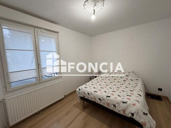 Location Appartement 4 pièces 80.16 m² - 33 RUE PHILIPPE DESPORTES Chartres 28000