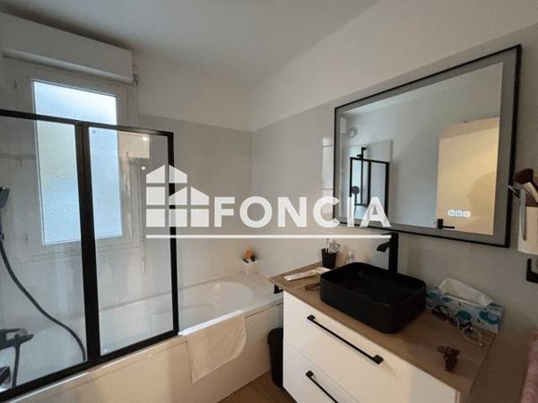 Location Appartement 4 pièces 80.16 m² - 33 RUE PHILIPPE DESPORTES Chartres 28000
