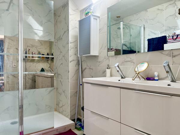 Maison individuelle 132 m2 - 4 chambres - bourg de Savigny