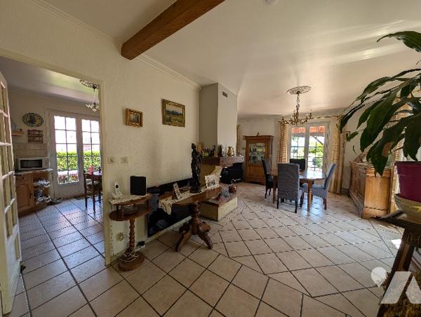 BOURG LES VALENCE - Maison de type 5 , 90 m²