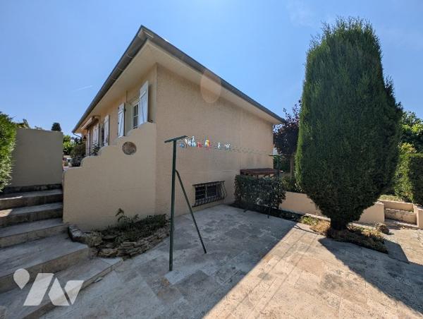BOURG LES VALENCE - Maison de type 5 , 90 m²