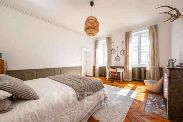 APPARTEMENT DE CARACTERE DANS UN HOTEL PARTICULIER – CENTRE HISTORIQUE DE DIJON