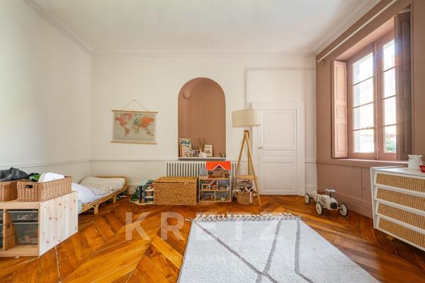 APPARTEMENT DE CARACTERE DANS UN HOTEL PARTICULIER – CENTRE HISTORIQUE DE DIJON