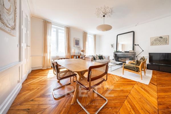 APPARTEMENT DE CARACTERE DANS UN HOTEL PARTICULIER – CENTRE HISTORIQUE DE DIJON
