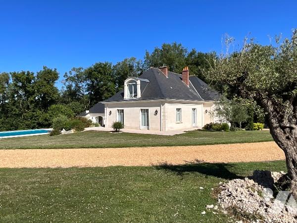 SAINT CYR SUR LOIRE (37540) Elégante propriété avec piscine dans un cadre d’exception de 1,4 hectare