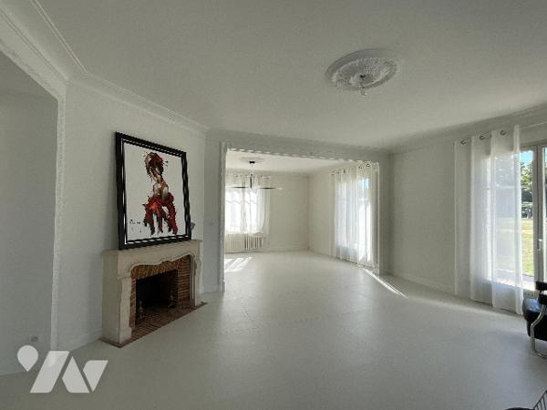 SAINT CYR SUR LOIRE (37540) Elégante propriété avec piscine dans un cadre d’exception de 1,4 hectare