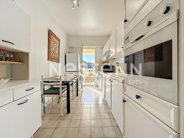 A VENDRE - MANDELIEU - 4P - VUE GOLF AVEC 2 GARAGES ET CAVE