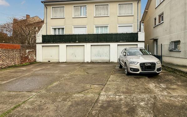 Immeuble à vendre    13 pièces • 260 m2 Argenteuil