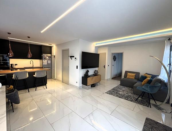 Magnifique 3 pièces contemporain avec terrasse, jardin et dépendances dans un envrionnement bucolique