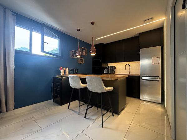 Magnifique 3 pièces contemporain avec terrasse, jardin et dépendances dans un envrionnement bucolique