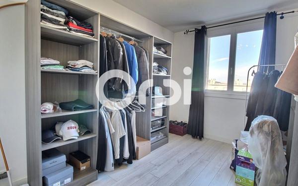 Appartement à vendre    3 pièces • 67,17 m2 Marseille 10