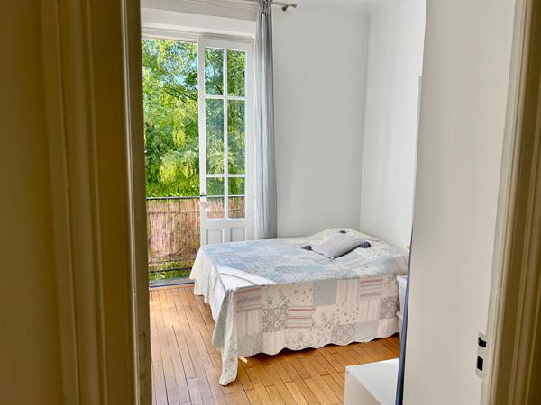 Beau T6 lumineux et traversant avec garage, cave et greniers