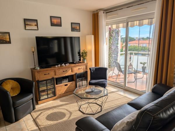 Superbe T3 lumineux avec terrasse, cellier, piscine et parking