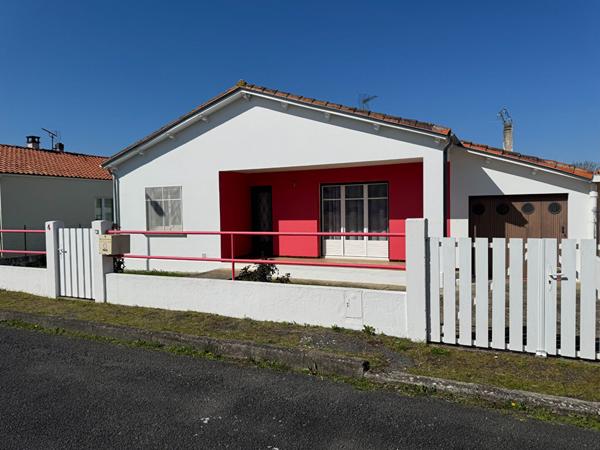 A 10 min de Rochefort : Echillais maison de plain pied avec 3 chambres et garage attenant