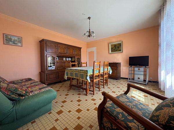 A 10 min de Rochefort : Echillais maison de plain pied avec 3 chambres et garage attenant