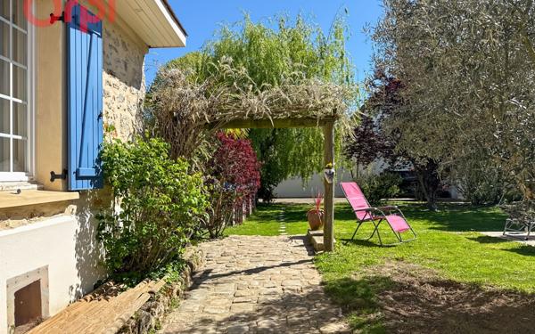 Maison à vendre    5 pièces • 128,82 m2 Saulx-les-Chartreux