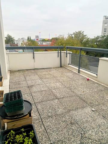 Location — Appartement 3 pièces meublé avec terrasse et parking
