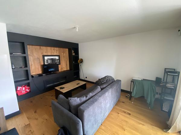 À vendre ? Appartement T2 d'environ 44 m2 rénové avec balcon et stationnement ? Mérignac secteur Allée Lionel Hampton