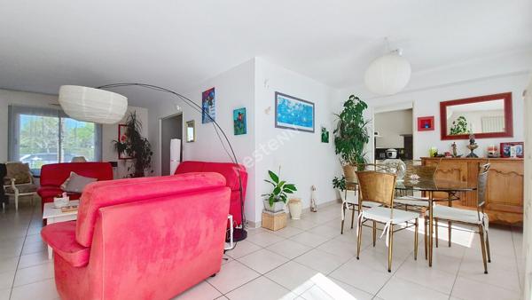 ORVAULT CHOLIERE : Coup de coeur pour cette charmante maison de 118 m2 habitables, vaste espace de vie lumineux, cuisine équipée, 3 chambres dont suite parentale, magnifique jardin Sud-Est , 1 garage + 3 stationnements extérieurs