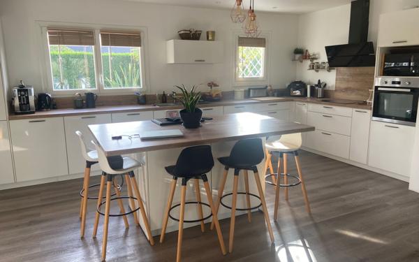 Maison à vendre    5 pièces •  Arcangues