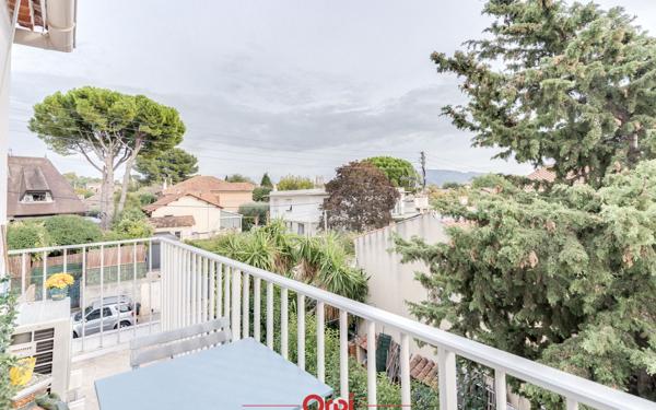 Appartement à vendre    2 pièces •  Marseille 12