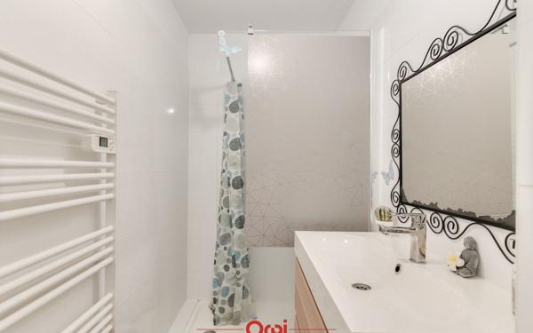 Appartement à vendre    2 pièces •  Marseille 12