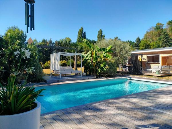 MAISON 206 m² - GARAGE 45 m² - PISCINE AVEC POOL HOUSE 40 m² - TERRAIN 2285 m²