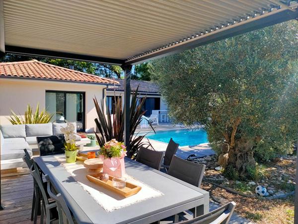 MAISON 206 m² - GARAGE 45 m² - PISCINE AVEC POOL HOUSE 40 m² - TERRAIN 2285 m²