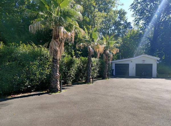 MAISON 206 m² - GARAGE 45 m² - PISCINE AVEC POOL HOUSE 40 m² - TERRAIN 2285 m²