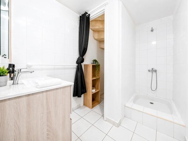 17640 Vaux-sur-Mer Pontaillac – Appartement 1 chambre - Cour privative - Charme de l'ancien – Parking privé - Plage - Centre ville - Revenus locatifs - Idéal investisseur - Résidence secondaire