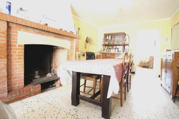 Dpt Aveyron (12), à vendre SAINT JEAN DU BRUEL maison P6 de 109 m²