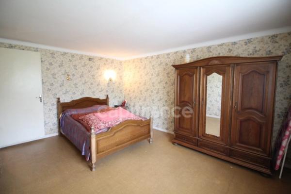 Dpt Aveyron (12), à vendre SAINT JEAN DU BRUEL maison P6 de 109 m²