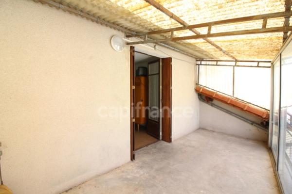 Dpt Aveyron (12), à vendre SAINT JEAN DU BRUEL maison P6 de 109 m²