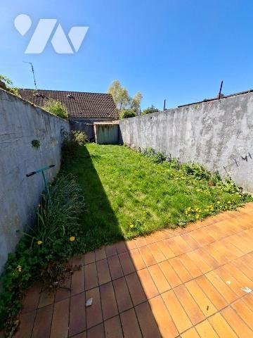 A VENDRE CHEZ VOTRE NOTAIRE- A ARMENTIERES (59)-dans le NORD-MAISON MITOYENNE DE CENTRE VILLE A...