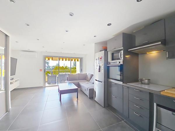 Maison/Appartement Bandol Duplex T2 Bis avec place de parking et cave