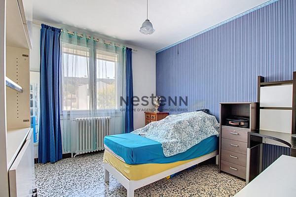 Vitrolles Nord, maison 7 pièces avec 5 chambres sur plus de 1000m² de terrain