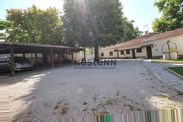 Vitrolles Nord, maison 7 pièces avec 5 chambres sur plus de 1000m² de terrain