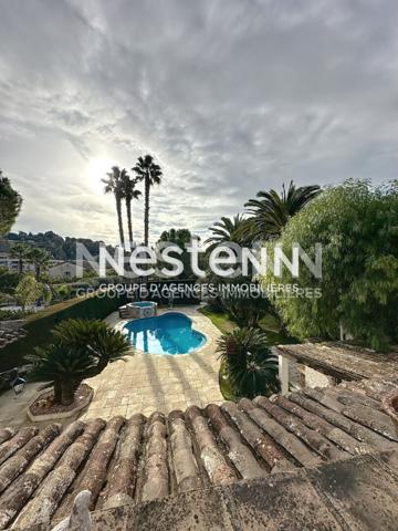 Maison 4 pièce(s) - Domaine privé