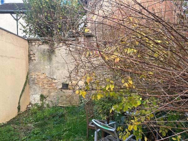 Immeuble
                                                                                                                                                
                                                                                                                                                
                                                                                                                                                
                                                    
                                                                                                                                                                                                                                                                                                                        205  m²                                                                                                                                                                                                         3 etage(s)