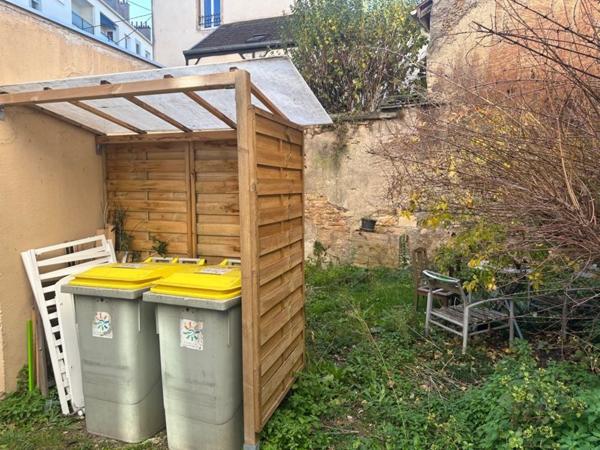 Immeuble
                                                                                                                                                
                                                                                                                                                
                                                                                                                                                
                                                    
                                                                                                                                                                                                                                                                                                                        205  m²                                                                                                                                                                                                         3 etage(s)