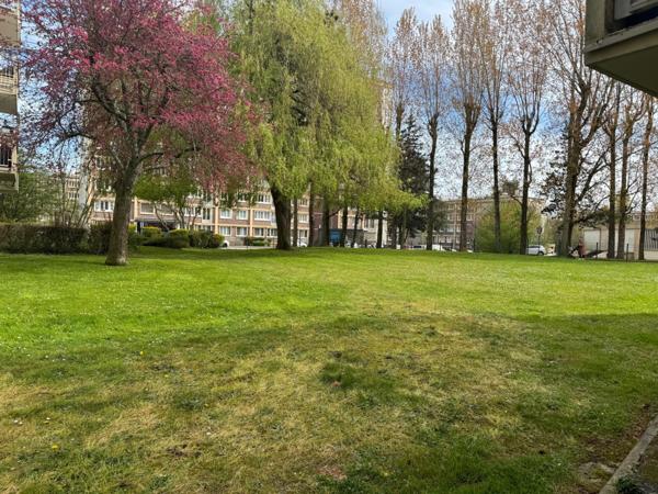 BEL APPARTEMENT 4 PIÈCES - VUE DÉGAGÉ & EMPLACEMENT IDÉAL