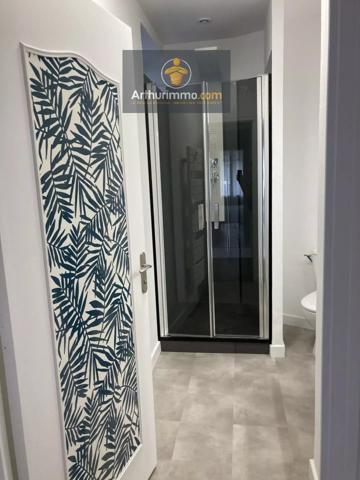 Location                                                      Appartement
                        
                     3 pièces                      84 m2                     à Josselin