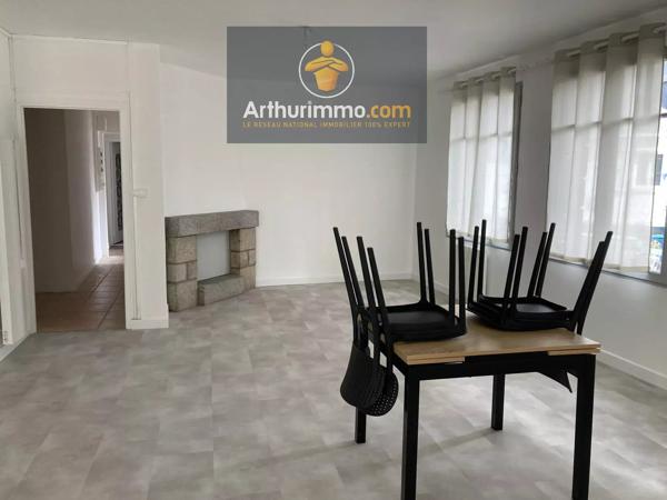 Location                                                      Appartement
                        
                     3 pièces                      84 m2                     à Josselin