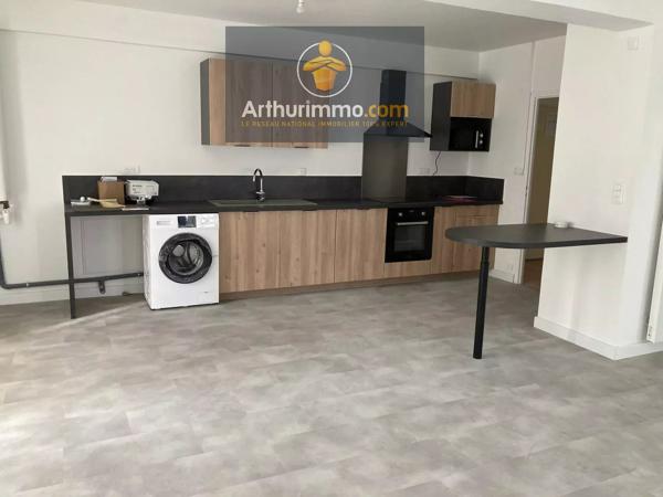 Location                                                      Appartement
                        
                     3 pièces                      84 m2                     à Josselin