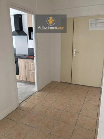 Location                                                      Appartement
                        
                     3 pièces                      84 m2                     à Josselin