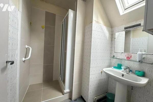 A VENDRE Maison individuelle sur sous-sol complet à restaurer, à AMFREVILLE-LA-MI-VOIE (76920),...