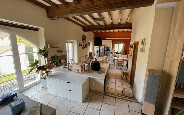 Maison à louer    4 pièces •  Braisnes