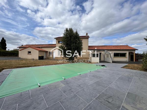 MAISON BRESSUIRE CENTRE-VILLE 156 M2