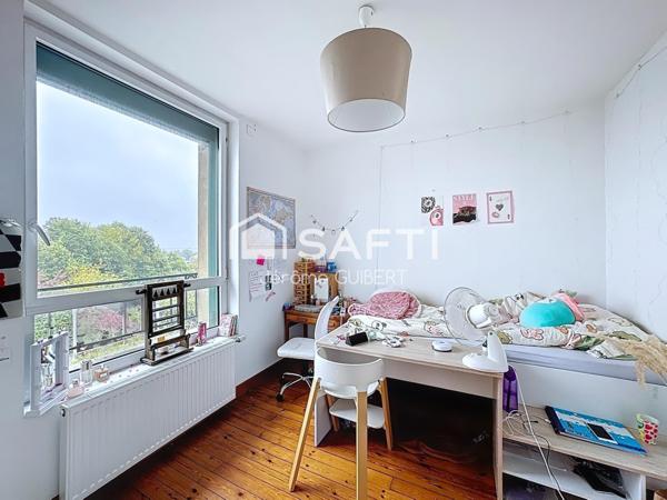 MAISON BRESSUIRE CENTRE-VILLE 156 M2